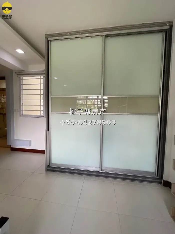 Master bedroom next to Junction 9 mall in Yishun, near MRT, 2