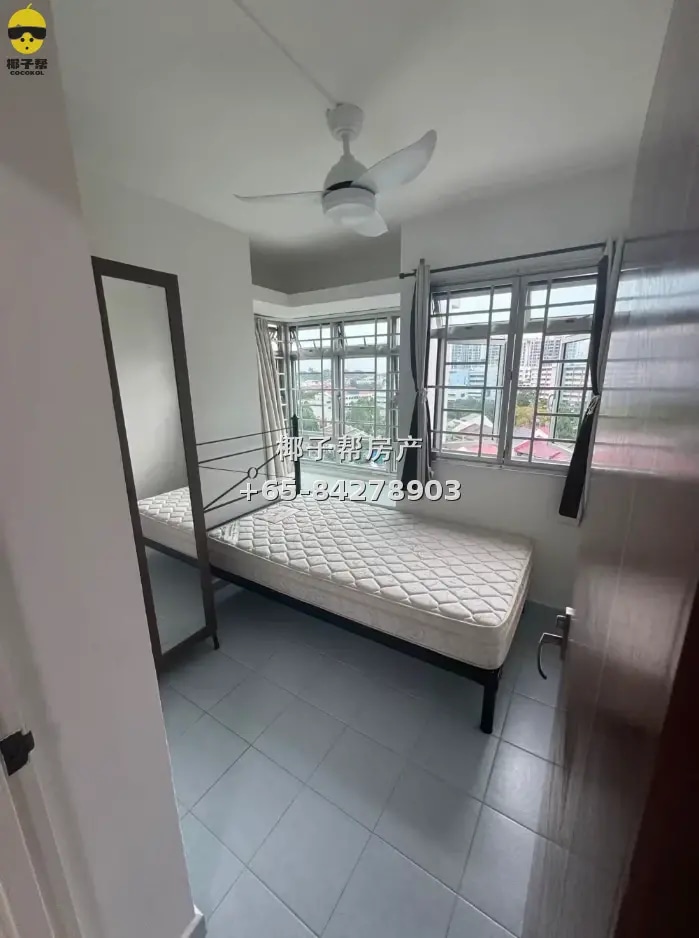 High-floor small room next to Ang Mo Kio Mayflower MRT. Near 1
