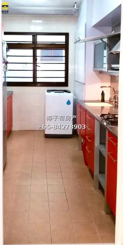 3-room HDB flat near Tongkang MRT/LRT in Sengkang, 1195 sq f 1