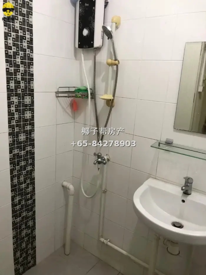 Whole HDB flat for rent in Yishun, 2 bedrooms and 1 living r 6