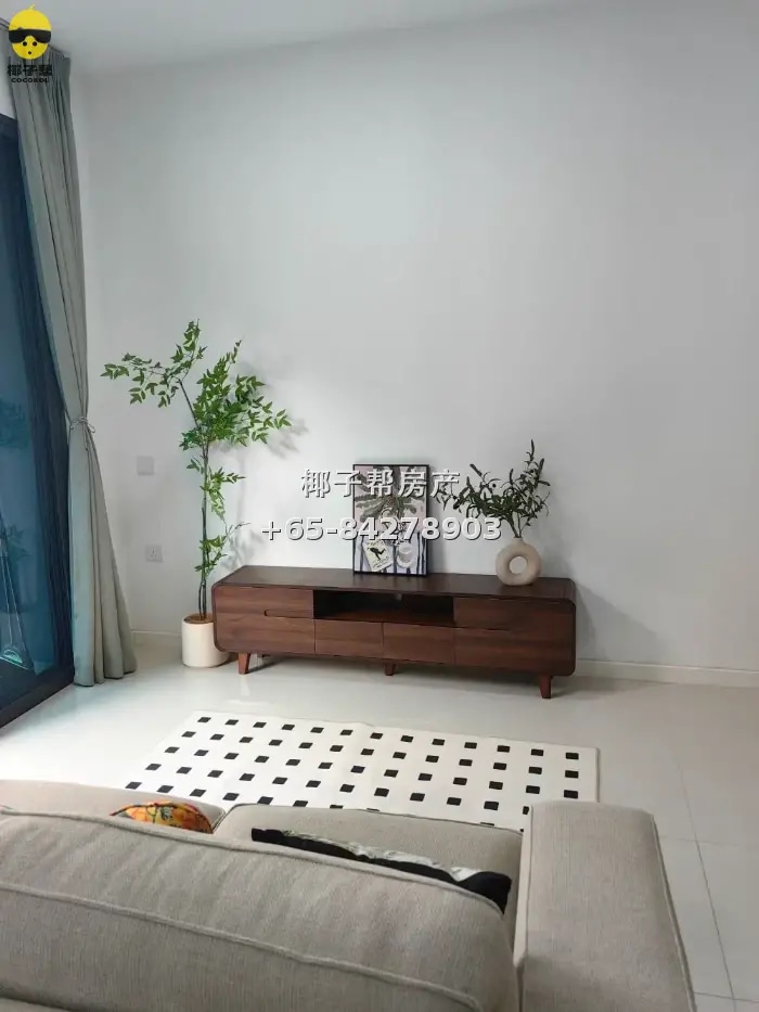 Tampines 1-bedroom apartment, surrounded by three MRT statio 3