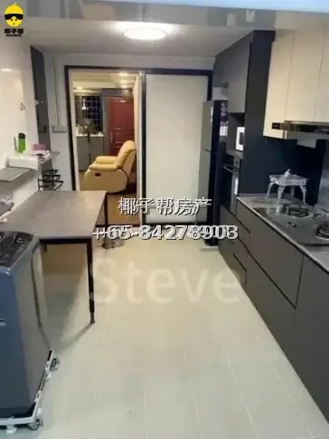 Double room for two in Telok Blangah, next to HarbourFront. 2