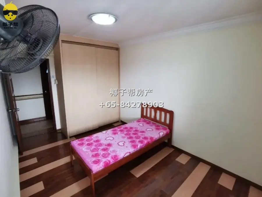 Common room beside Marsiling MRT Station. 2-minute walk, uti 2