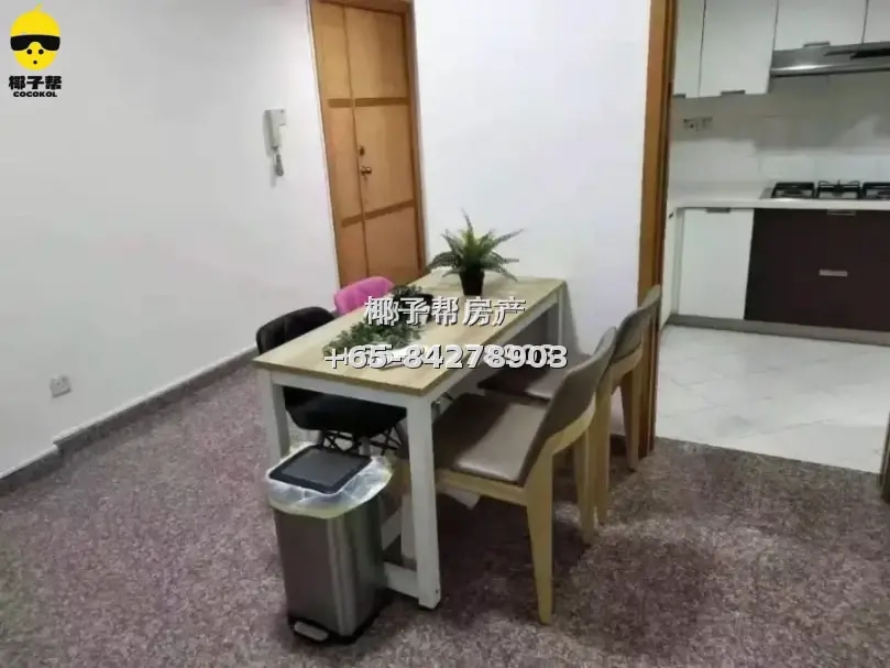 Common room in a Balestier condominium with swimming pool, n 2