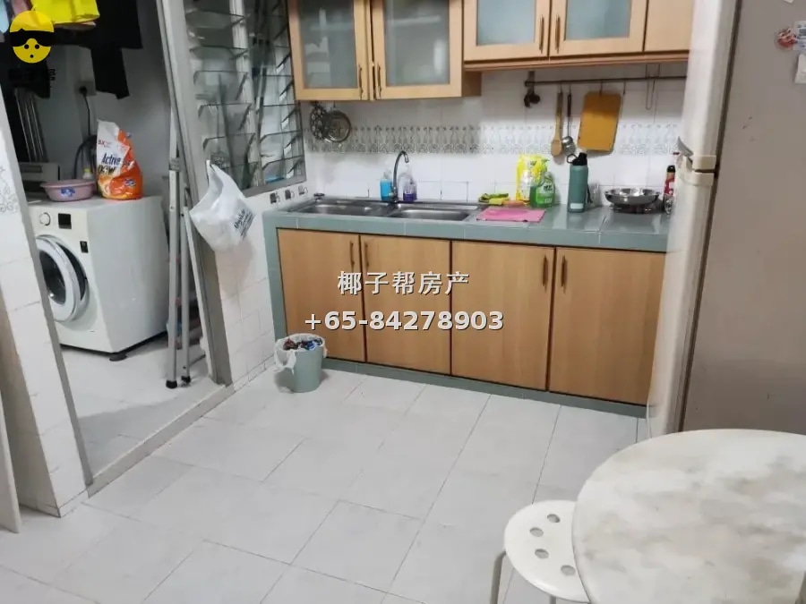Pasir Ris master bedroom for rent. Private bathroom, utiliti 1