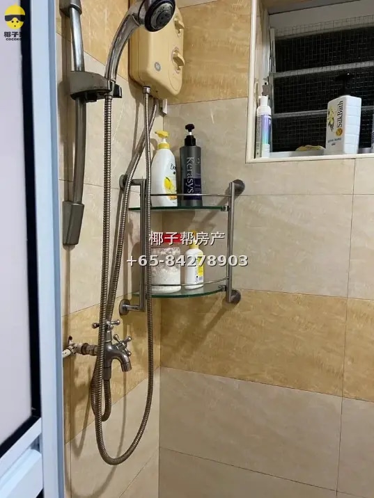 Common room beside Marsiling MRT Station. 2-minute walk, uti 3