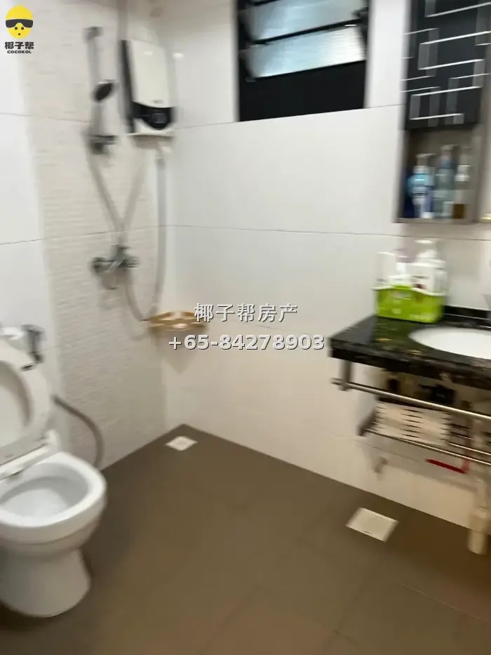 【出租】万国地铁旁组屋普通房 可住两人 包水电可小煮 楼下超市食阁 2