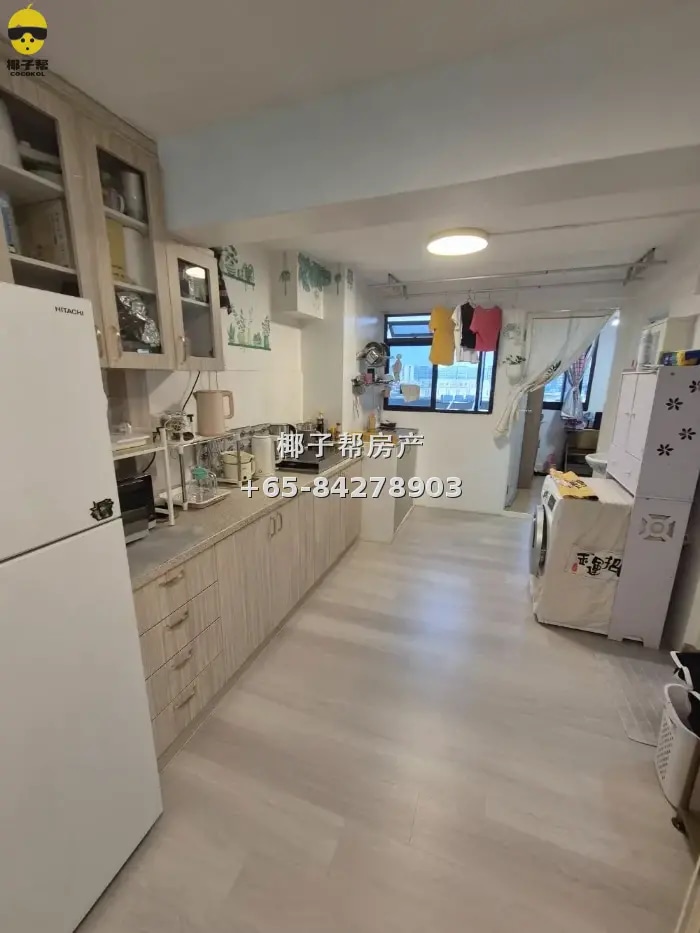 【出租】湖畔地铁旁组屋单间 包水电可小煮 限女生 1