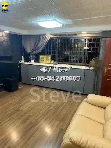 Double room for two in Telok Blangah, next to HarbourFront. 5