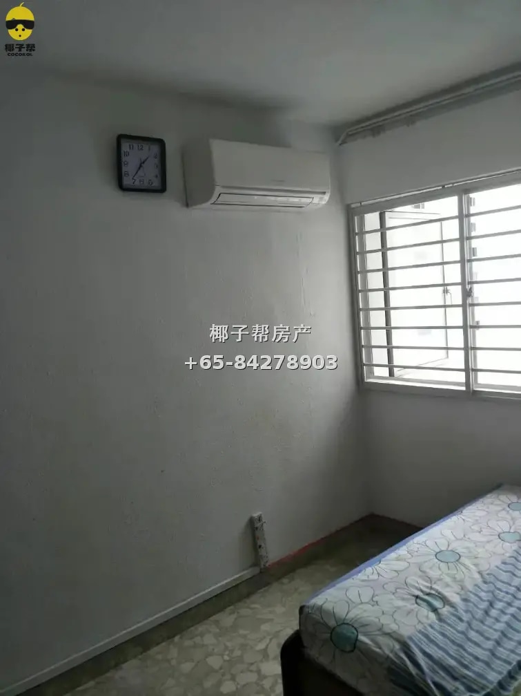 Common room beside Tampines West MRT, 1 min walk, utilities 2