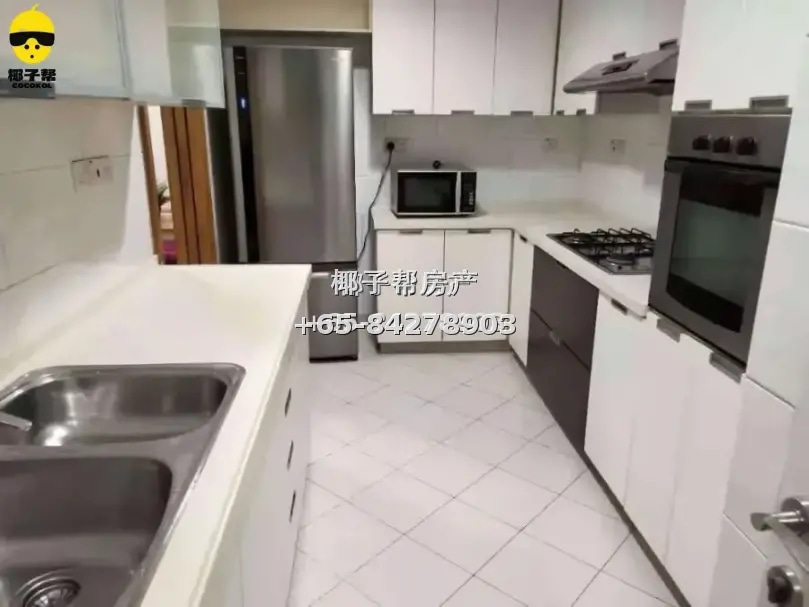 Common room in a Balestier condominium with swimming pool, n 3