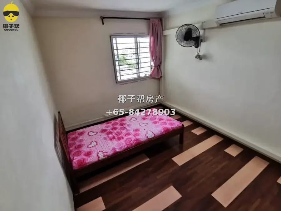 Common room beside Marsiling MRT Station. 2-minute walk, uti 1