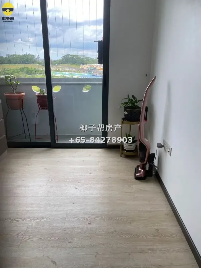 【出租】榜鹅地铁旁高楼组屋普通房 带小阳台 限女生 2