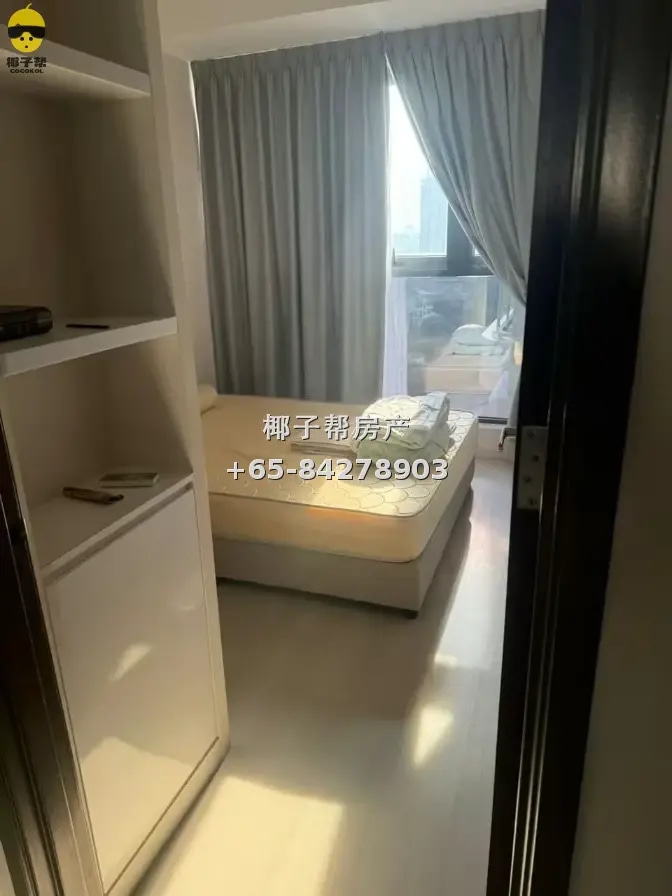 Kranji apartment room with utilities and air-con included. N 1