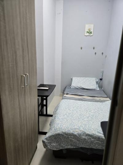 Air-conditioned single room at Yalong Lane 28 apartment, move-in ready for 780. 2