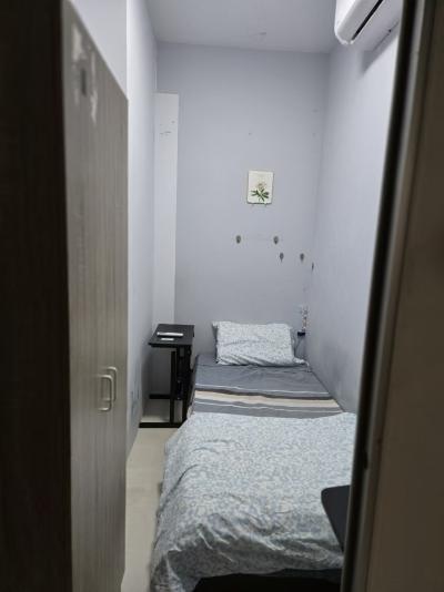 Air-conditioned single room at Yalong Lane 28 apartment, move-in ready for 780. 1