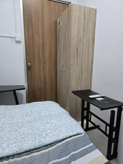 Air-conditioned single room at Yalong Lane 28 apartment, move-in ready for 780. 3