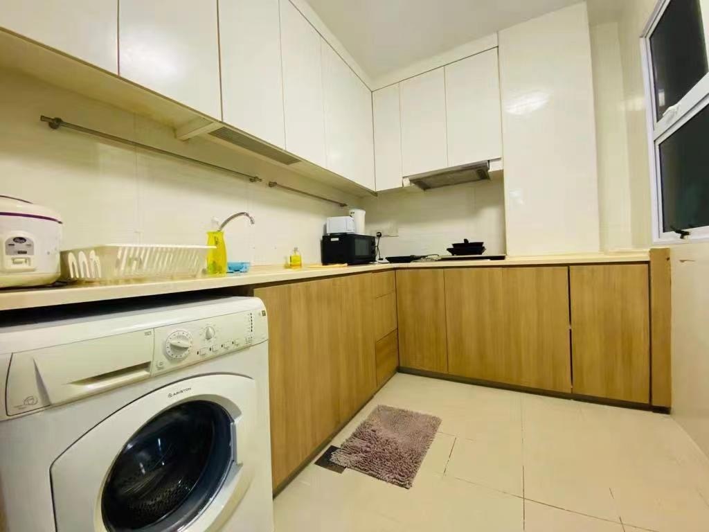 Yalong Lane 9 Apartment Large Common Room with Balcony 6