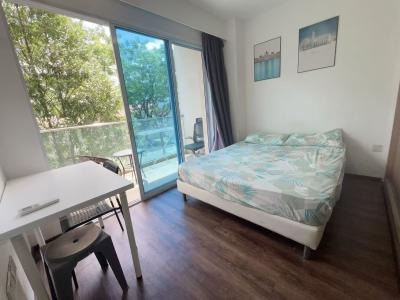 Yalong Lane 9 Apartment Large Common Room with Balcony 1