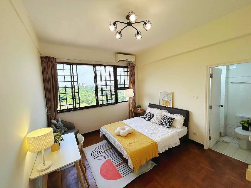 Jinwen Tai Master Bedroom for Rent 2