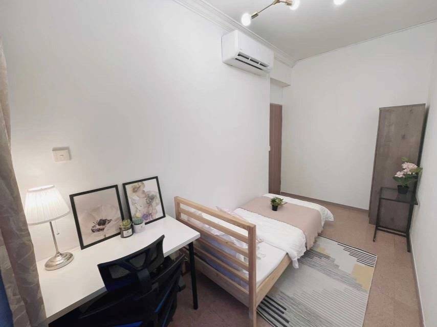 Mirage World MRT Apartment for Rent 1