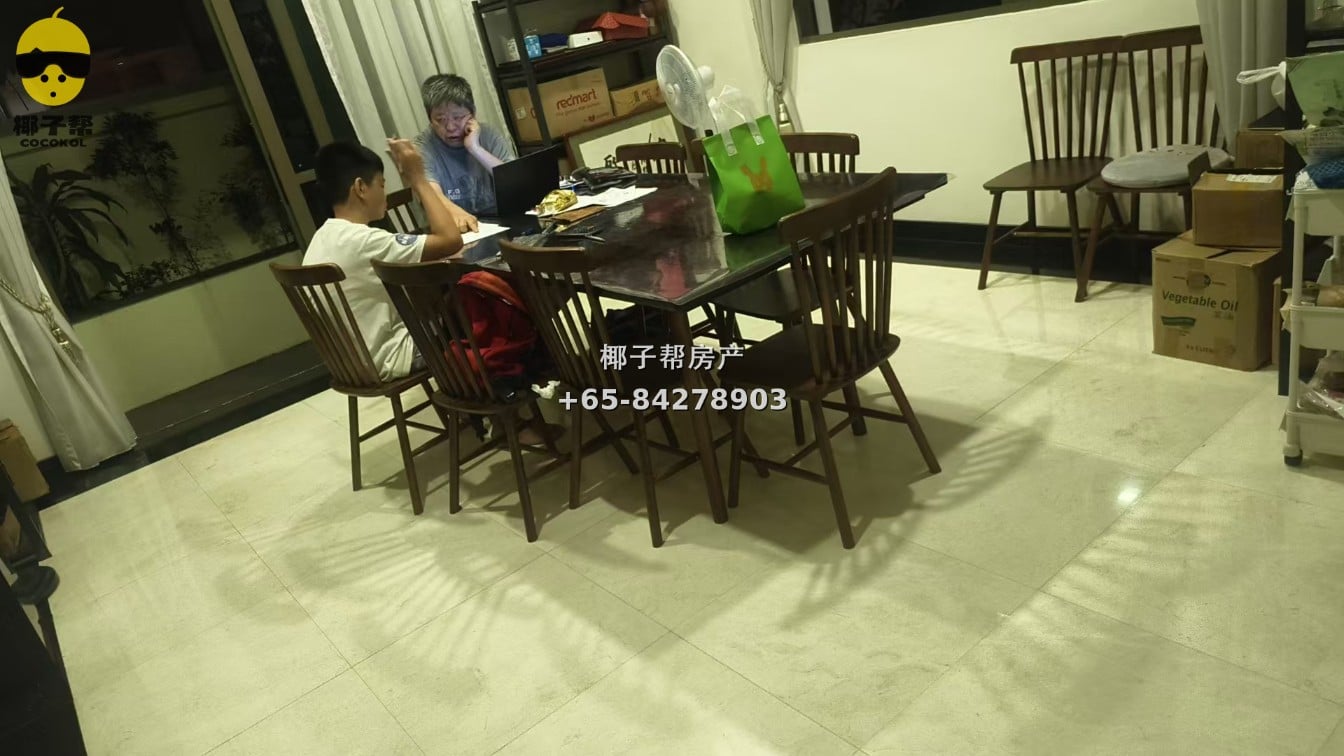 【出租】阿尔王园MRT排屋寄宿家庭 4