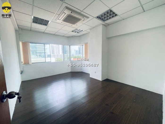 Large common room for rent near Bugis 1