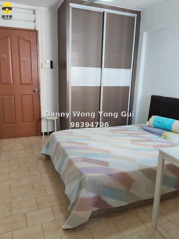 Jurong East MRT Station master bedroom for rent - females only 2