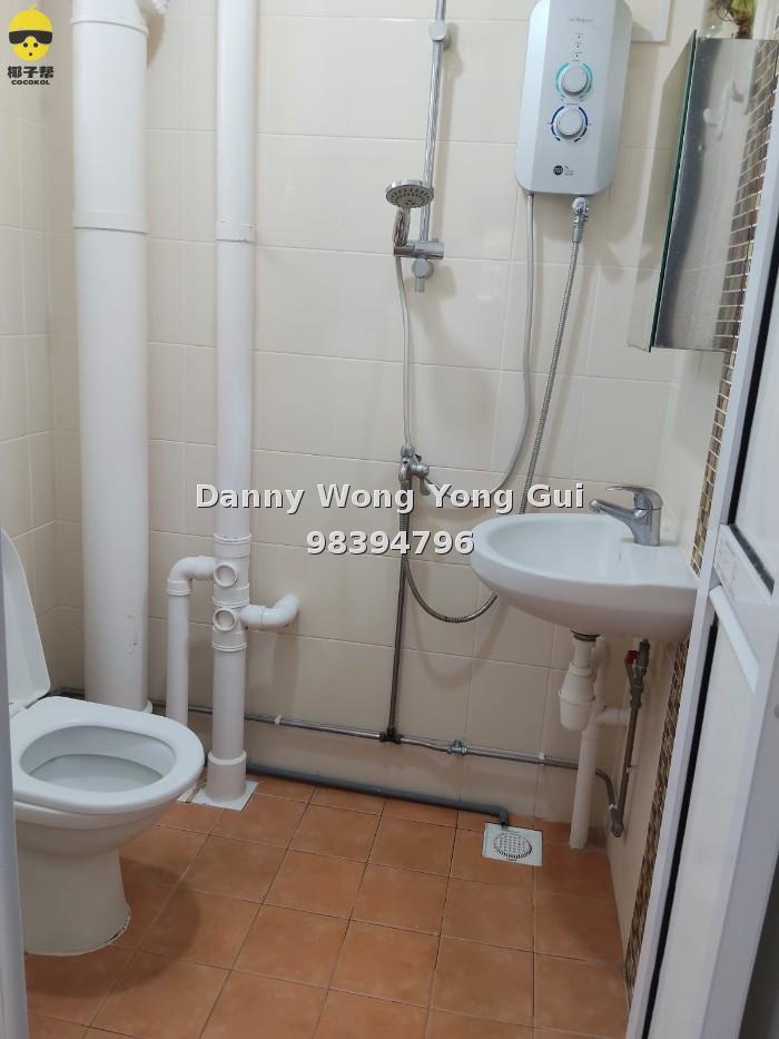 Jurong East MRT Station master bedroom for rent - females only 3