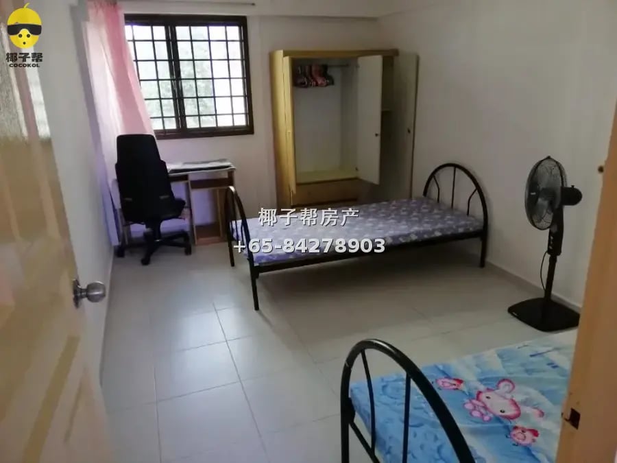 Marsiling HDB master room all-inclusive, near MRT, female on 1