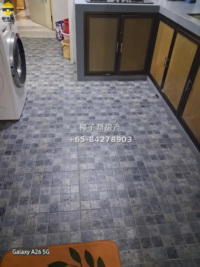 Single room in HDB flat next to Toa Payoh MRT, utilities inc 3