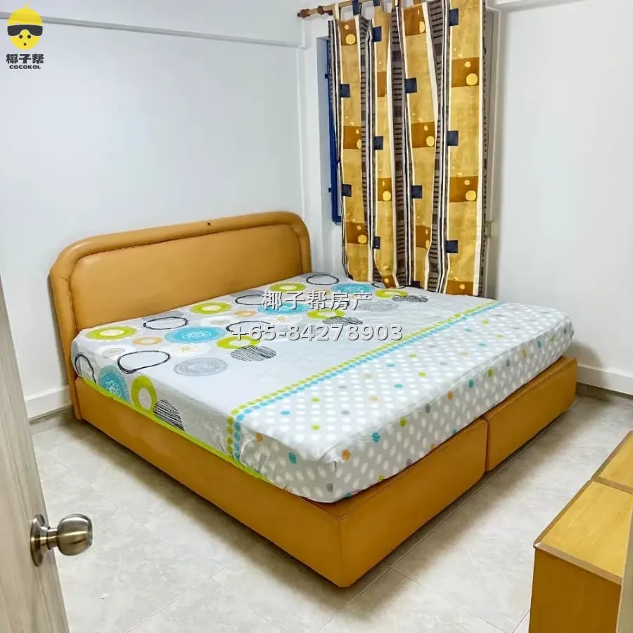 Toa Payoh common room near MRT, bus stop downstairs, water/e 5